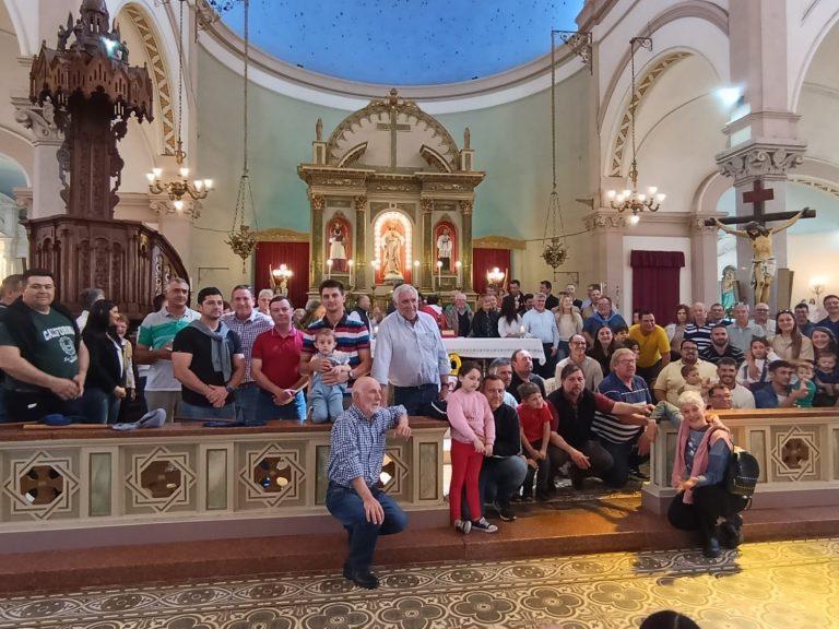 Col. Vignaud: Unas 300 personas en el Reencuentro por los 50 años de Educación Agropecuaria en el IAS