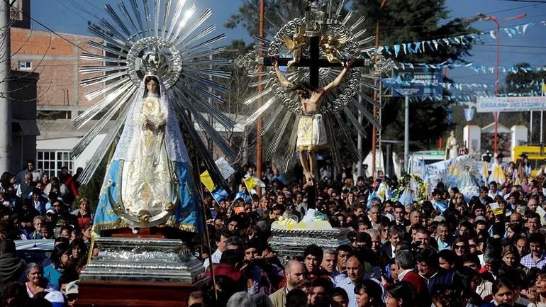 Miles de peregrinos caminaron a la Catedral de Salta en la Fiesta del Milagro