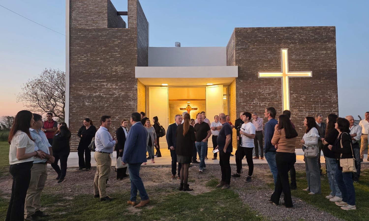 Inauguración de numerosas Obras Públicas en Colonia Dos Rosas y la Legua