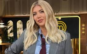 Wanda Nara aclaró su "designación de presidenta de mesa" y generó furor con una publicidad